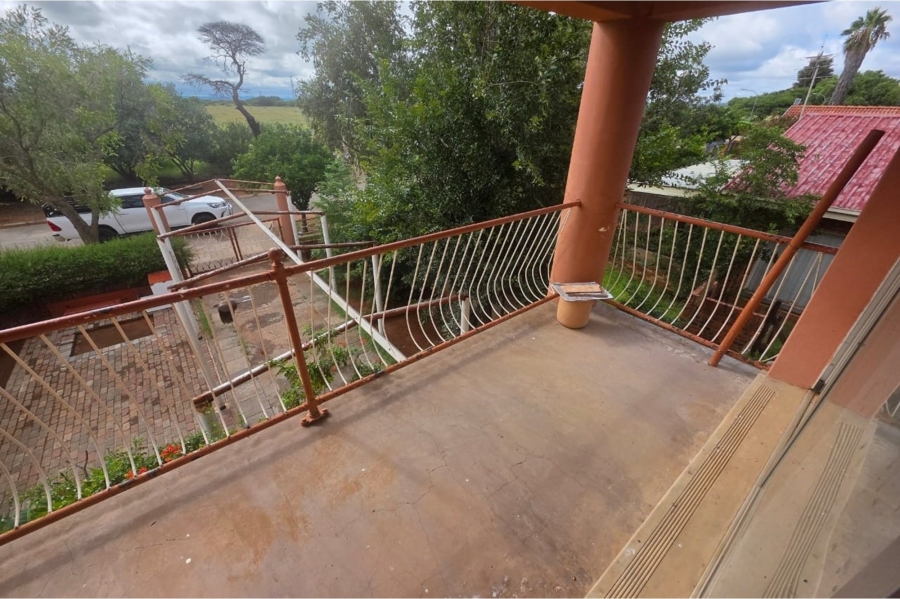 4 Bedroom Property for Sale in Roodepan Northern Cape